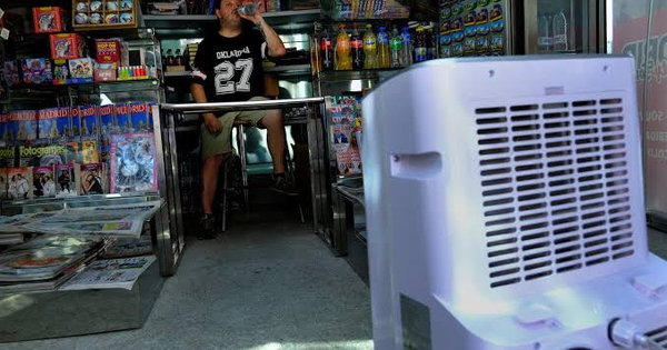 Muốn phòng mát hơn, nên mua điều hòa di động hay máy hút ẩm?