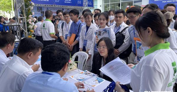 Bệnh viện ở TP.HCM chuẩn bị tuyển dụng hàng trăm bác sĩ, điều dưỡng, kỹ thuật viên