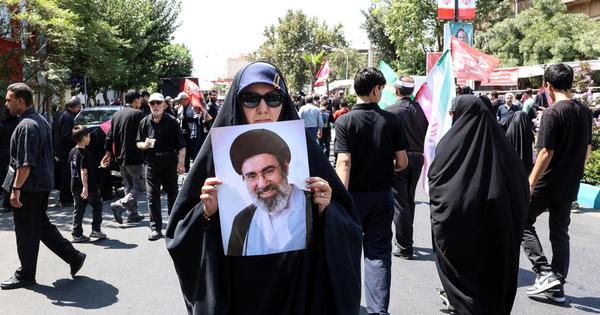 Lãnh tụ tối cao Iran có động thái mới, giá dầu tăng khi Tehran ra điều kiện