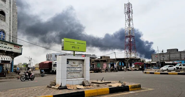 Houthi tấn công nhà máy lọc dầu Ả Rập Xê Út