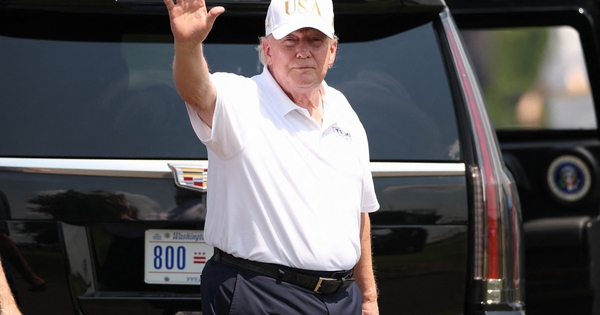 Mỹ điều tiêm kích F-16 chặn máy bay vào gần sân golf của ông Trump
