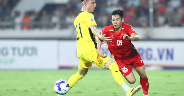 CĐV Malaysia phẫn nộ vì giá vé bán kết đấu Việt Nam tăng phi mã, FAM nói gì?