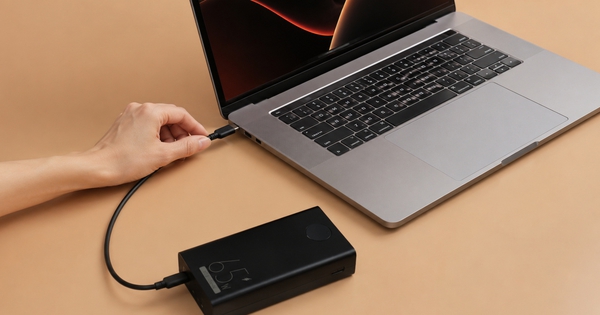 Có nên sạc laptop bằng pin dự phòng?