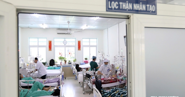 Chạy thận nhân tạo: Vì sao có bảo hiểm y tế người bệnh vẫn phải đóng thêm?
