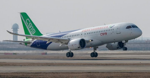 Máy bay nội địa C919 của Trung Quốc lần đầu bay tuyến thương mại quốc tế