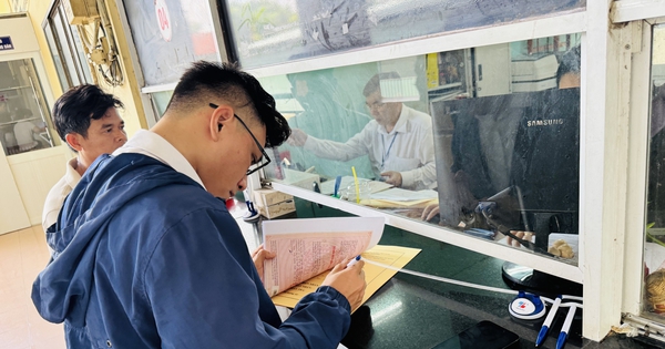 Tích hợp sổ hồng trên VNeID, người dân bớt 'ôm' bản giấy