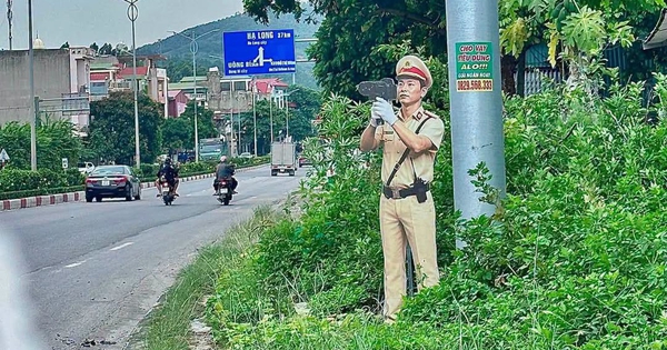 Quảng Ninh đặt mô hình chiến sĩ CSGT bên đường, vi phạm tốc độ giảm trên 43%