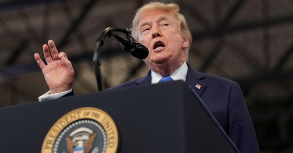 Ông Trump dọa tuyên bố eo biển Hormuz là 'lãnh thổ Mỹ'