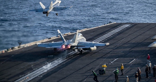 Ông Trump nói gì về tình hình tàu sân bay đối phó Iran?