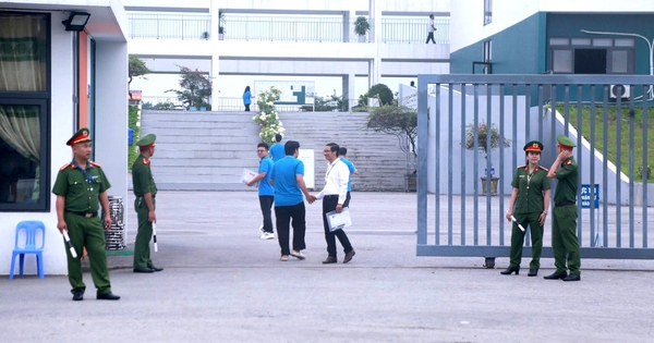 Thi lại tại điểm thi chuyên Tuyên Quang: Thí sinh nói đề thi khó