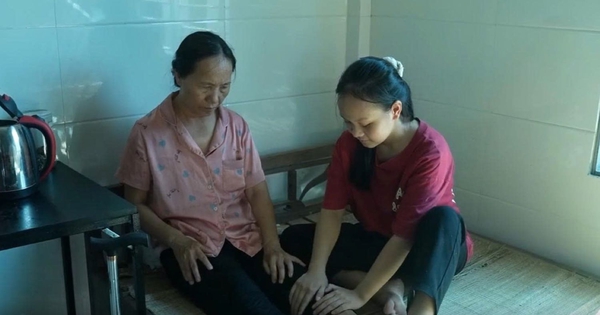 Chồng mất vì ung thư, cảnh 4 mẹ con ăn chung một đĩa rau gây xót xa