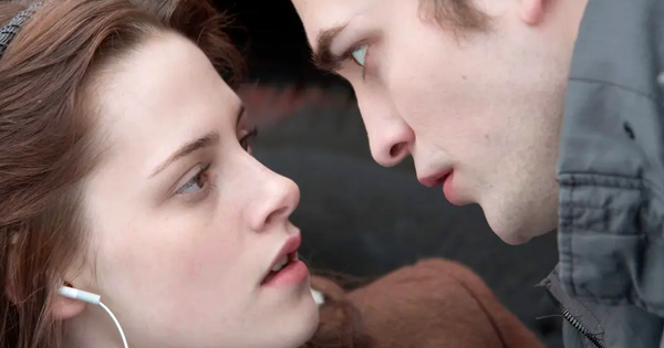 Kristen Stewart hồi tưởng thời quay 'Chạng vạng' với Robert Pattinson