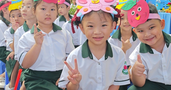 Hôm nay, học sinh đầu và cuối cấp của TP.HCM tựu trường