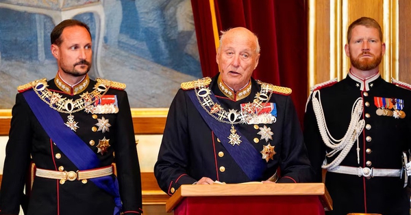Vua Harald V của Na Uy nhập viện, Thái tử Haakon tạm quyền