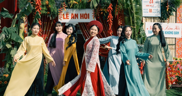 Cặp đôi chặt tre, đốn chuối, hái hoa dừa làm đám hỏi Nam bộ xưa
