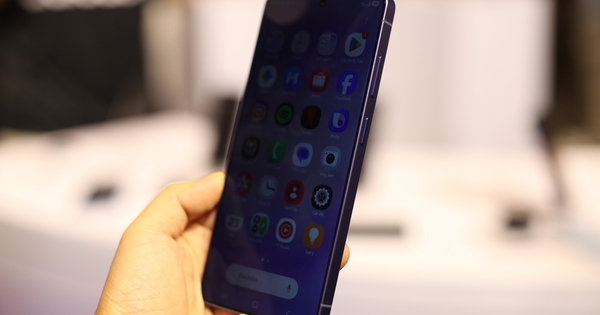 Màn hình chống nhìn trộm Galaxy S26 Ultra thắng giải Màn hình của năm