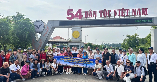 Người có uy tín trong đồng bào dân tộc thiểu số TP.HCM học hỏi mô hình hay