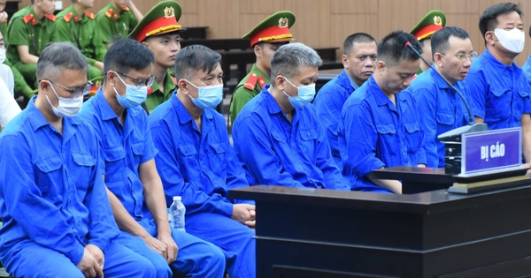 Nhận tiền tỉ, cựu cục trưởng nghĩ là quà tết chứ không phải hối lộ