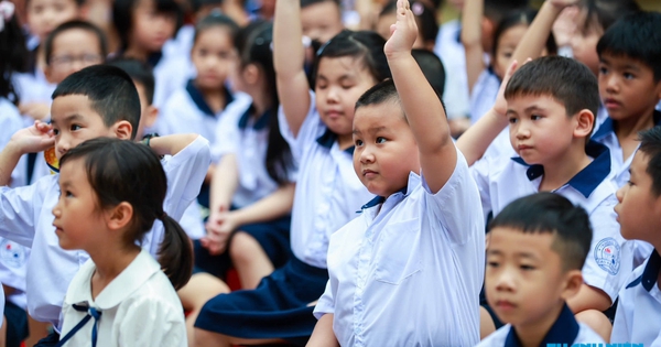 Học sinh công lập được miễn học phí, tư thục đóng học phí ra sao?