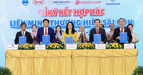 Những cú bắt tay chiến lược của SATRA