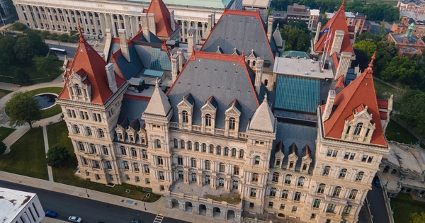 Mỹ bắt người âm mưu đánh bom tòa nhà lập pháp bang New York