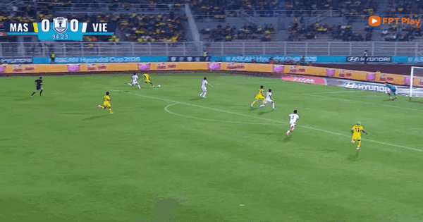Pha cản phá kép của Lê Giang Patrik lọt tốp cứu thua ngoạn mục nhất bán kết ASEAN Cup 2026