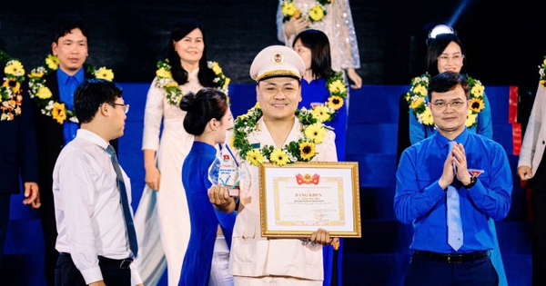 Người chở nắng về cho Hỏa Lựu