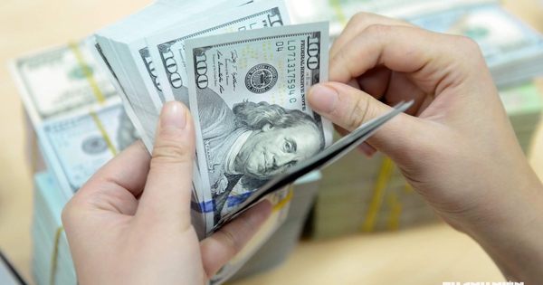 Giá USD hạ nhiệt, vàng mất sức hút