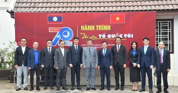 Hoạt động đầu tiên của đoàn Hành trình ‘Tôi yêu Tổ quốc tôi’ tại Lào