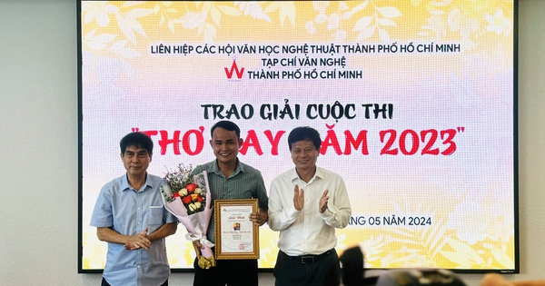 Tạp chí Văn nghệ TP.HCM vẫn xuất bản, chờ chuyển đổi bản điện tử