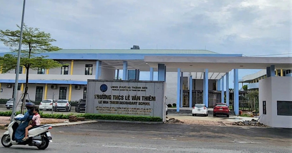 Hà Tĩnh: 20 cán bộ quản lý tự nguyện xin thôi chức khi sắp xếp trường học