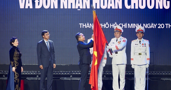 Vinamilk đón nhận Huân chương Độc lập hạng nhất tại dấu mốc tuổi 50