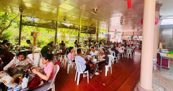 Quán chay trong hẻm nhỏ ở Quảng Trị: Bún mắm nêm, mì Quảng chỉ 20.000 đồng