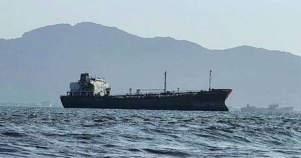 Cướp biển Somalia chiếm giữ tàu dầu ngoài khơi Yemen