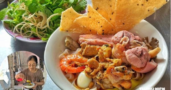 Quán mì Quảng đường ray 30 năm ở TP.HCM: Chuyện bất ngờ về 'gia tài của ngoại'