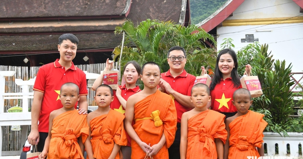 Mang yêu thương đến trẻ mồ côi chưa một lần được khám bệnh ở Lào