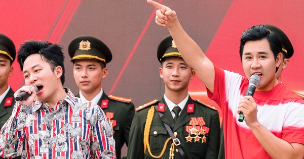 Nguyên Khang, Tùng Dương khuấy động phố đi bộ Nguyễn Huệ