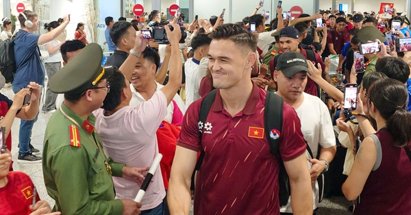 Bị 'delay' 2 tiếng, đội tuyển Việt Nam về đến Hà Nội an toàn: HLV Kim lo hồi phục thể lực ngay