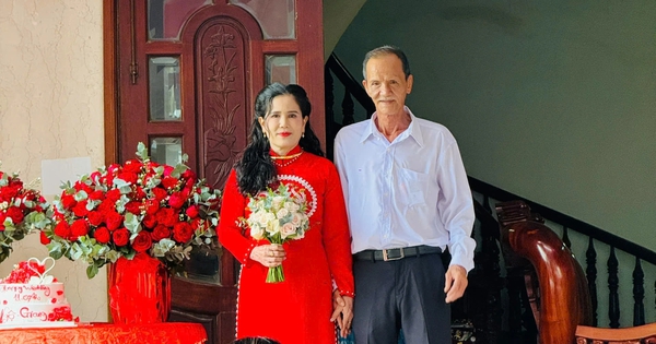 Ông nội tìm được người bầu bạn, con cháu tổ chức đám cưới 23 mâm chỉ nhận lời chúc