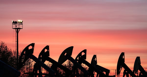 Giá xăng dầu hôm nay 24.8.2026: Thế giới giảm nhẹ