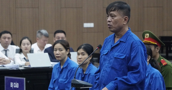 Cựu Thứ trưởng Nguyễn Bá Hoan bị tuyên 12 năm tù vì nhận hối lộ