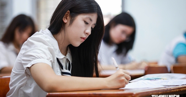 Kết quả thi tốt nghiệp THPT 2025-2026: Điểm môn ngữ văn 29/34 địa phương giảm, vì sao?