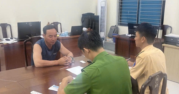 Trốn truy nã trên xe khách đến Huế thì bị CSGT bắt giữ