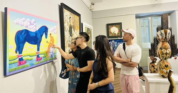 TP.HCM trưng bày cùng lúc 403 tranh, tượng, gốm của 335 tác giả