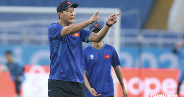 Quyết tâm ngút ngàn buổi tập đội tuyển Việt Nam trước giờ G: Tập trung cao độ, phải thắng Thái Lan!