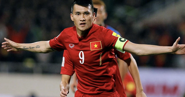 Công Vinh đón vinh dự đặc biệt: Mang cúp vô địch ASEAN Cup ra sân Mỹ Đình