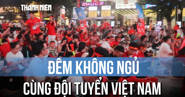 Không khí phố đi bộ Nguyễn Huệ trước thềm chung kết Việt Nam - Thái Lan