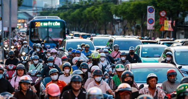 TP.HCM tính hạn chế xe xăng dầu vào trung tâm thế nào?