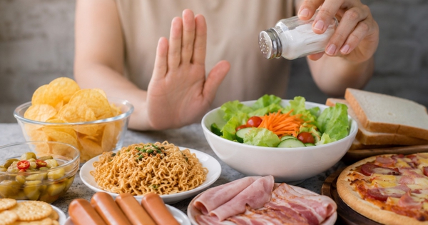 Những món ‘ẩn muối’ có thể âm thầm gây hại cho thận và huyết áp