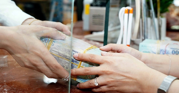 Phập phồng lãi vay nợ cũ